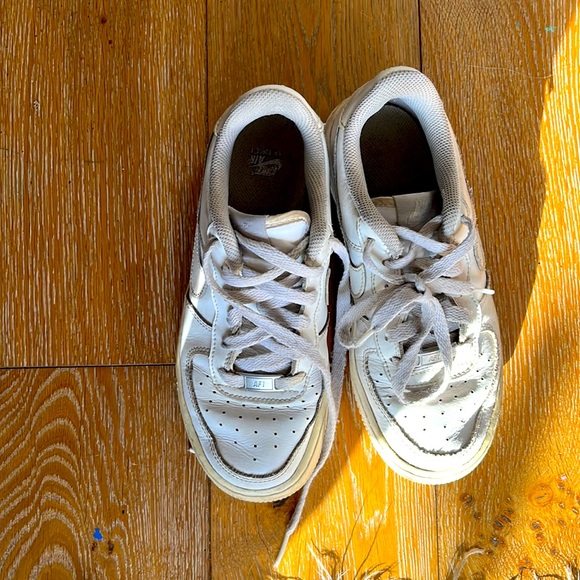 nike air force size 4